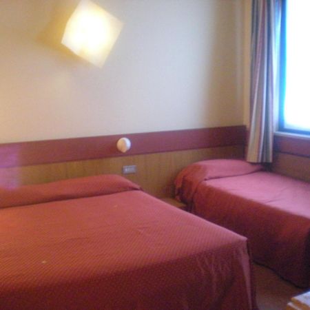 Hotel Roma Бусоленго Екстериор снимка