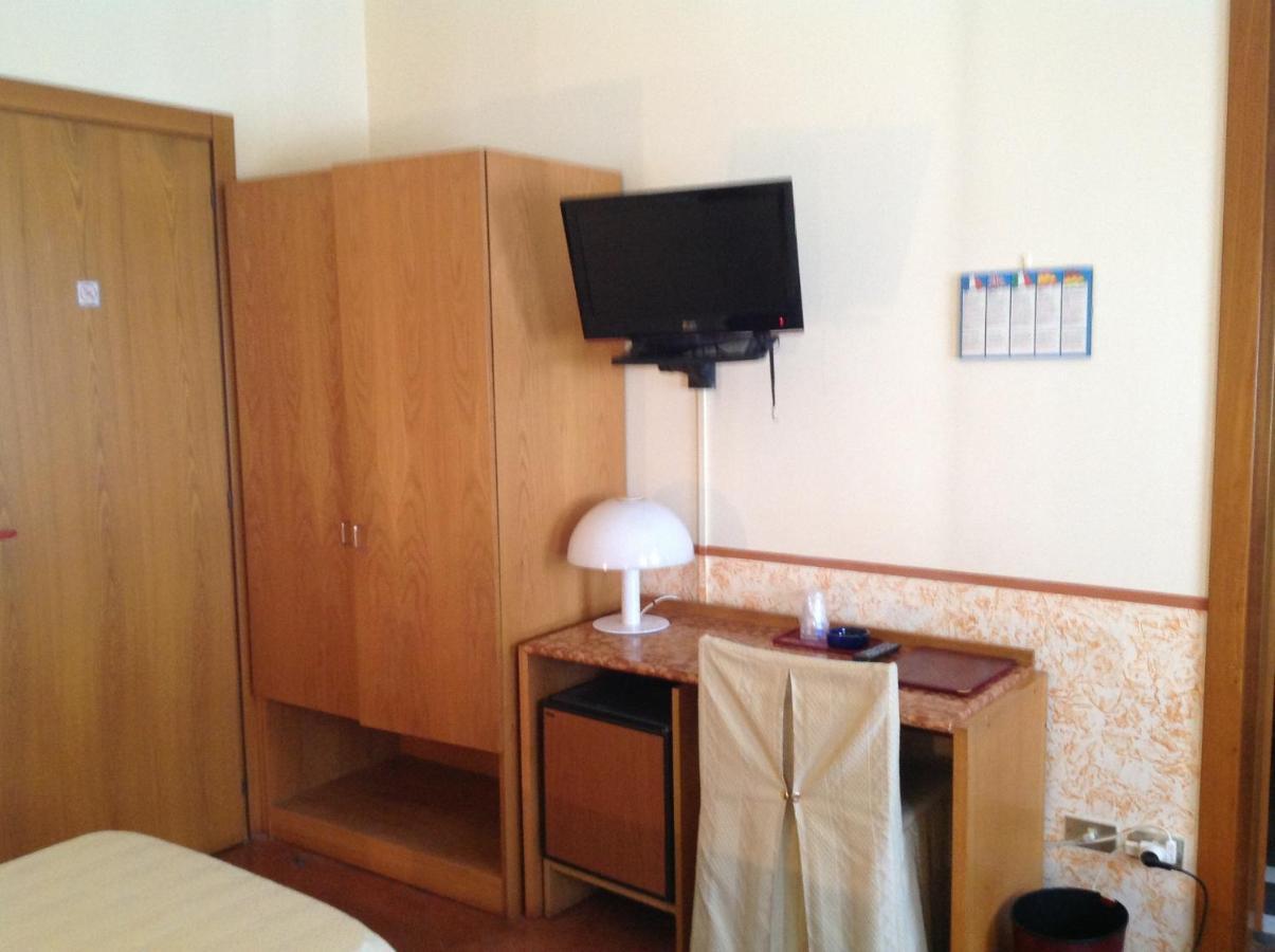 Hotel Roma Бусоленго Стая снимка