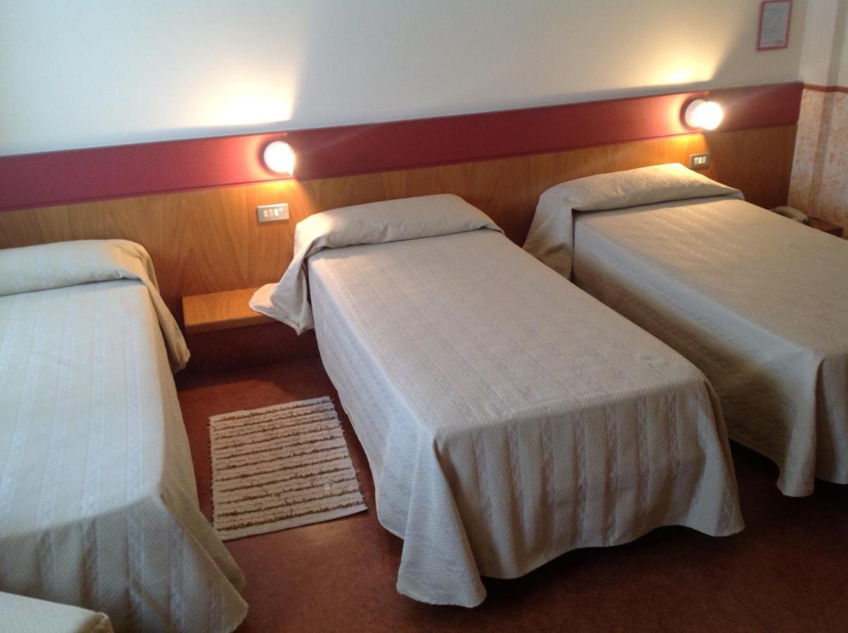 Hotel Roma Бусоленго Екстериор снимка