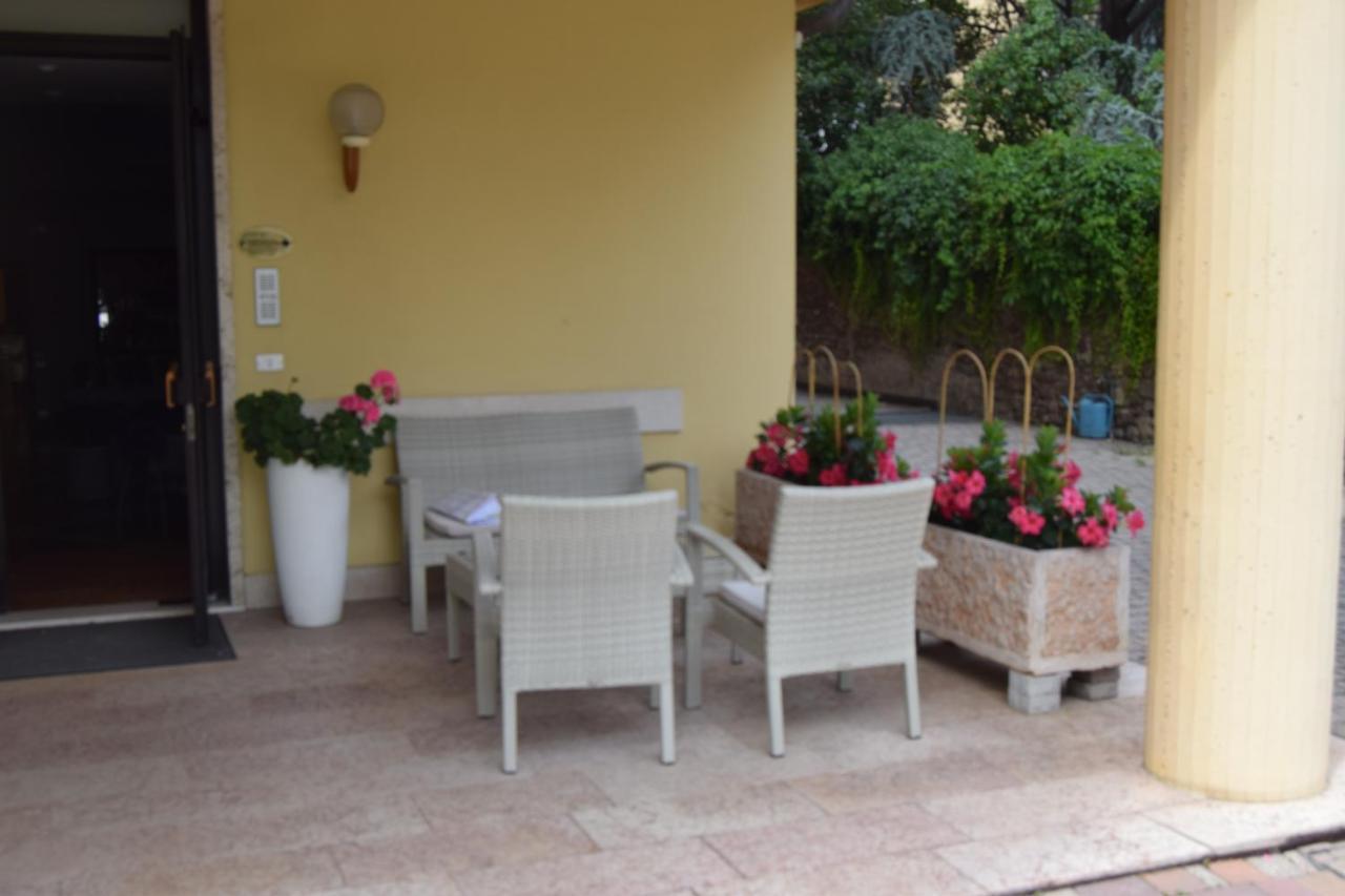 Hotel Roma Бусоленго Екстериор снимка