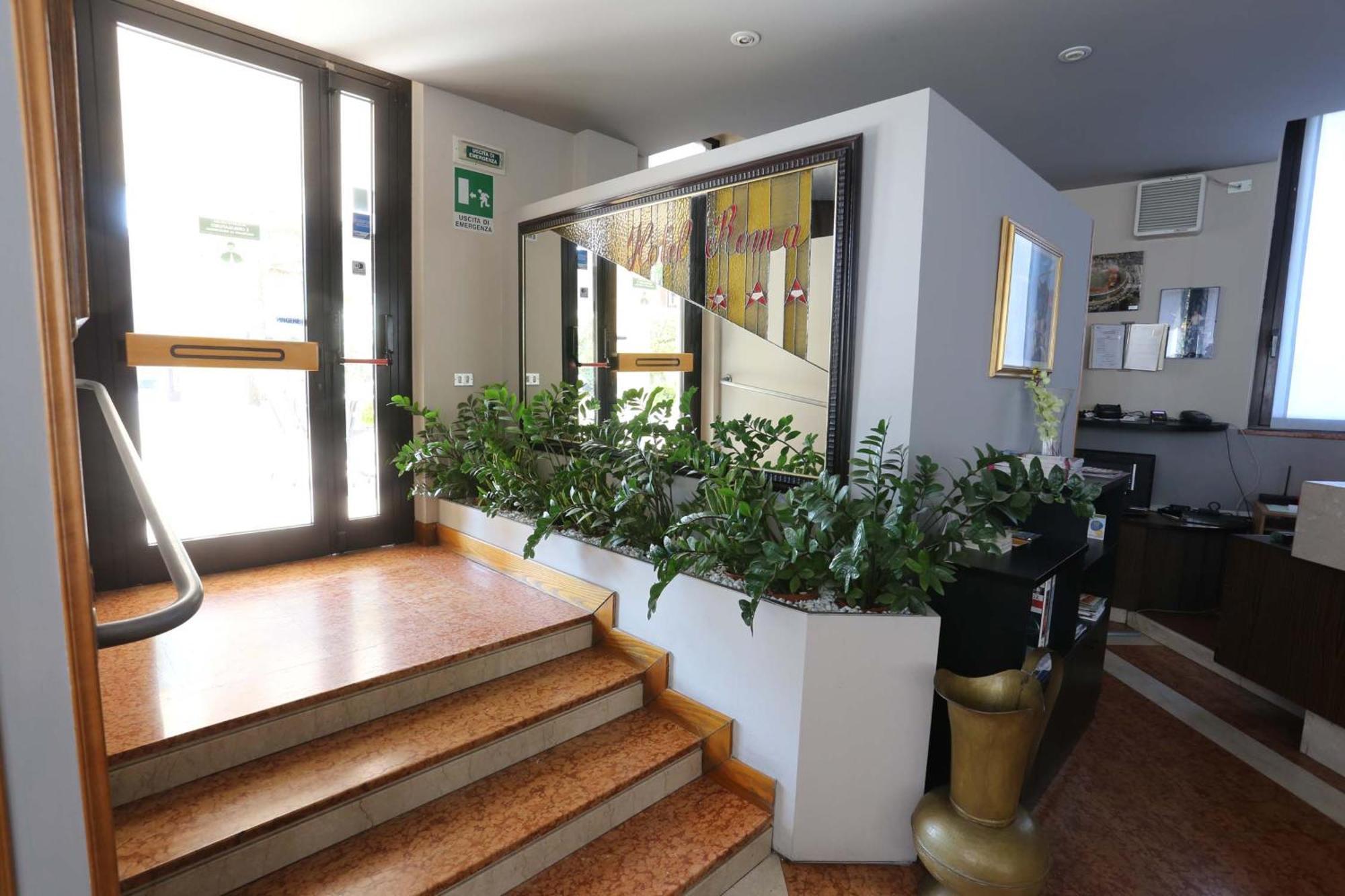 Hotel Roma Бусоленго Екстериор снимка
