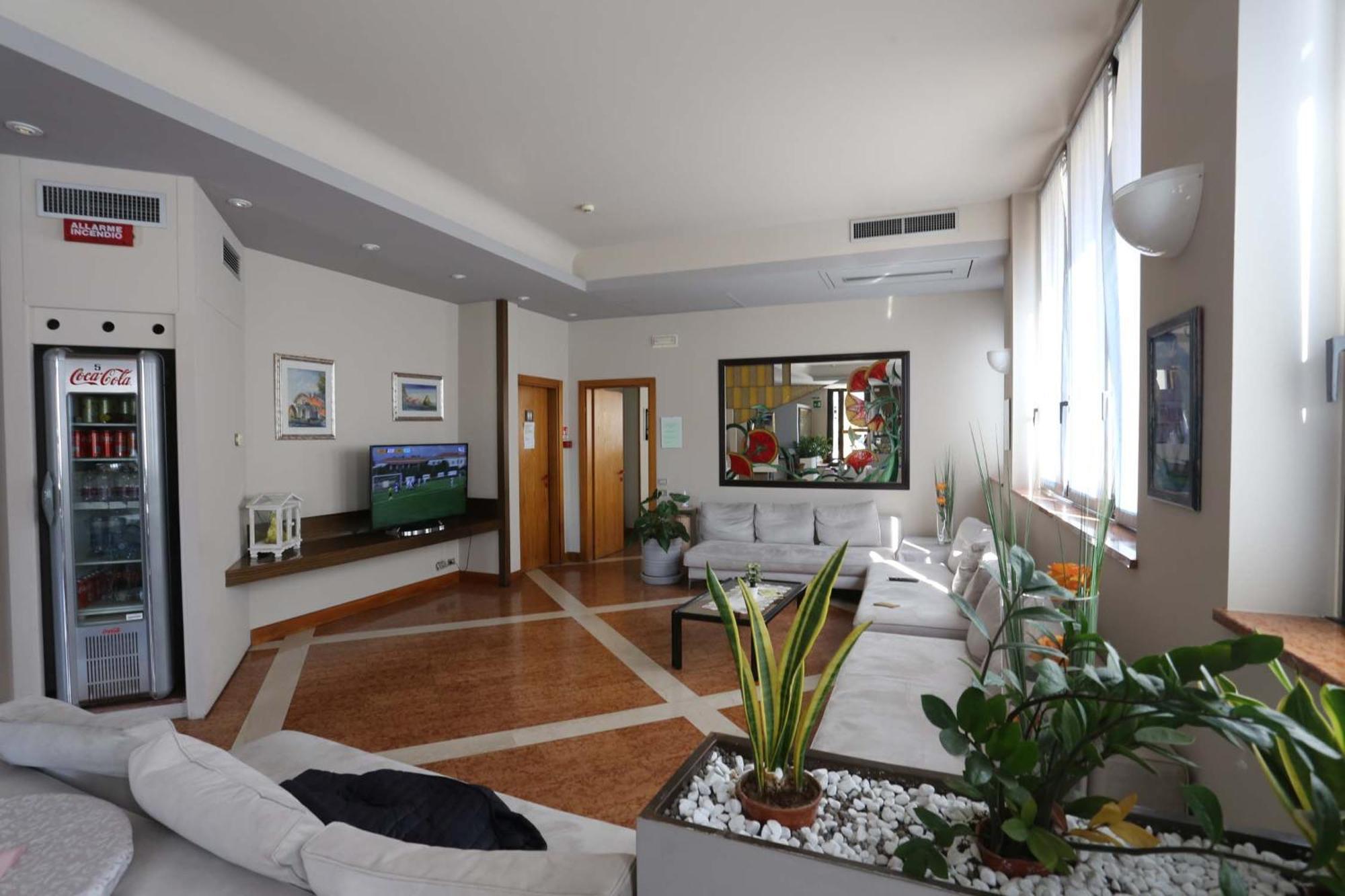 Hotel Roma Бусоленго Екстериор снимка
