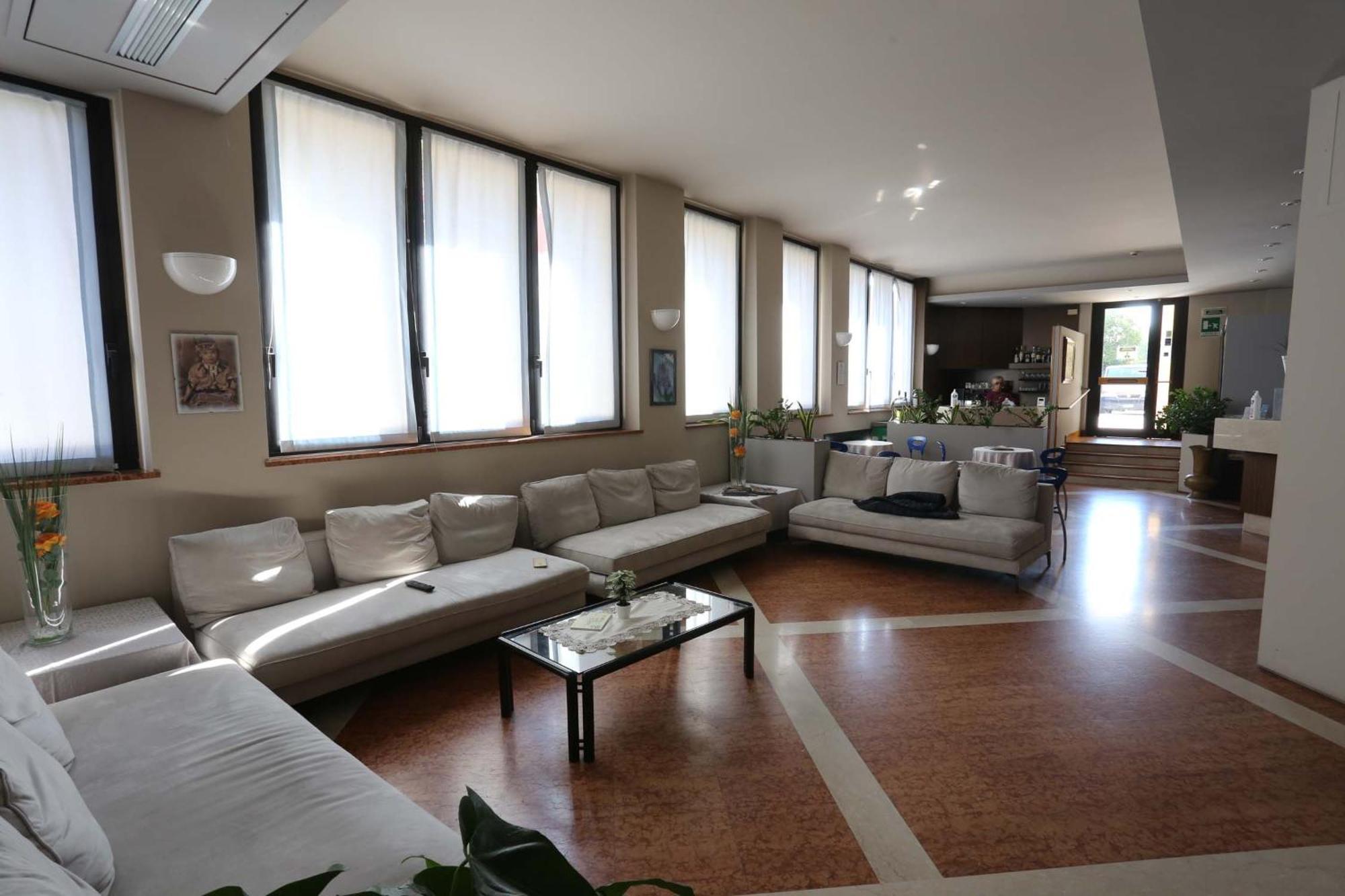 Hotel Roma Бусоленго Екстериор снимка