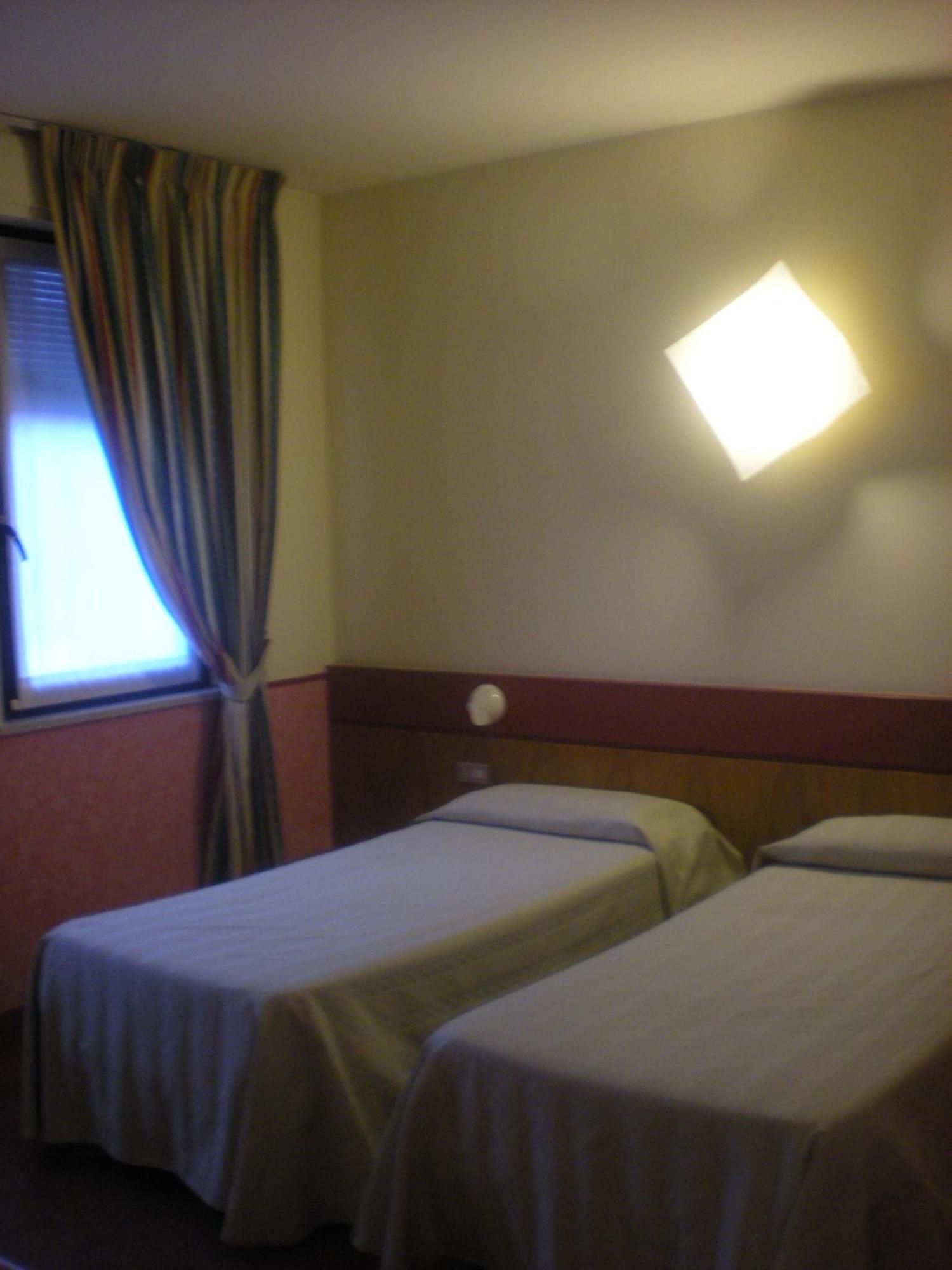 Hotel Roma Бусоленго Екстериор снимка